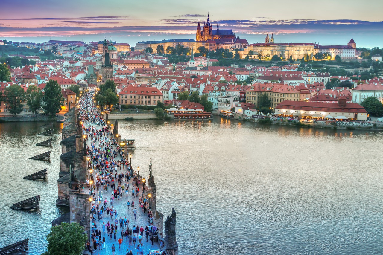 Prague, Czech Republic, Charles Bridge, Prague Castle, tourn in prague, daytrip from prague, fun with locals, english speaking